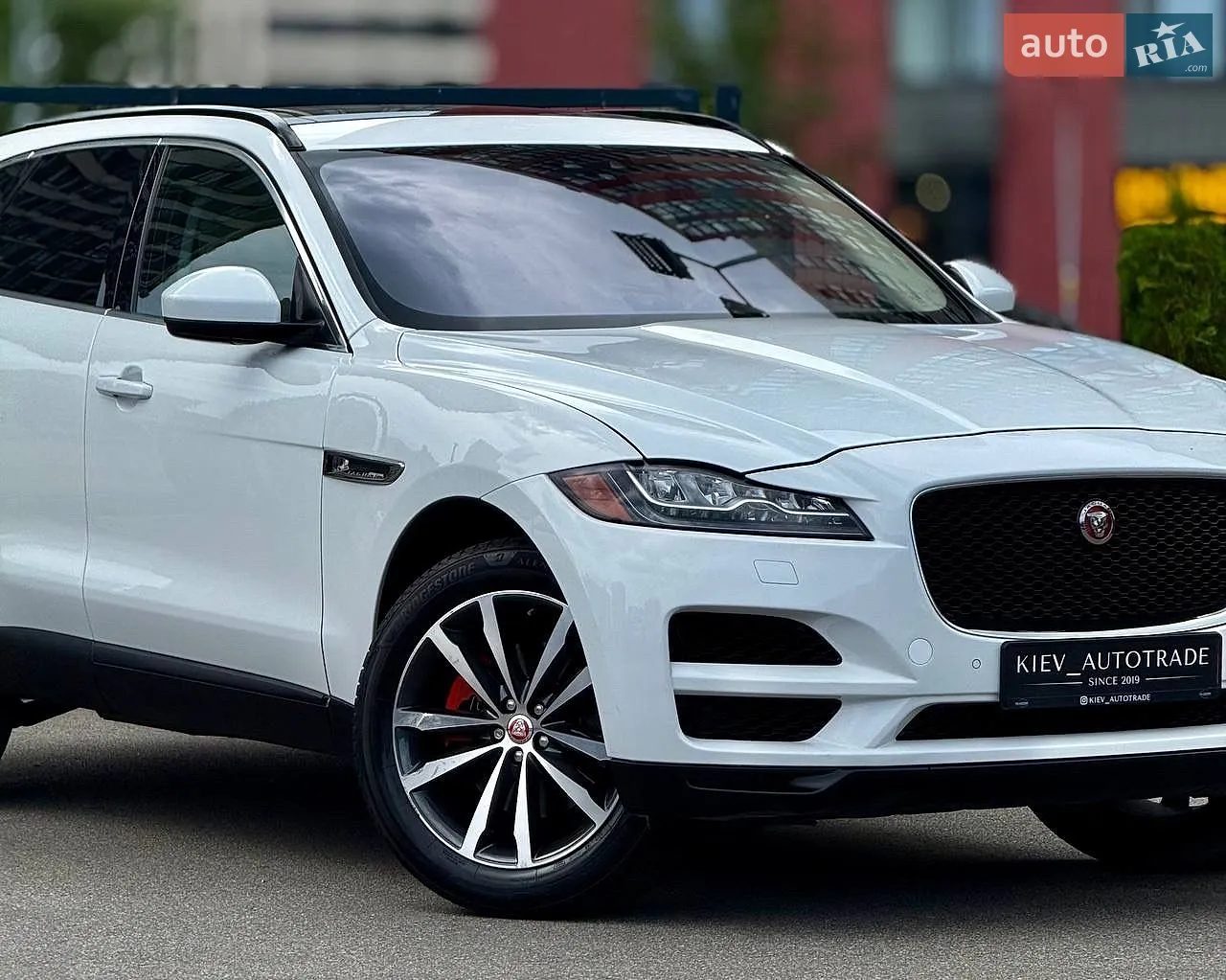 2017 Jaguar F-Pace - мініатюра 3