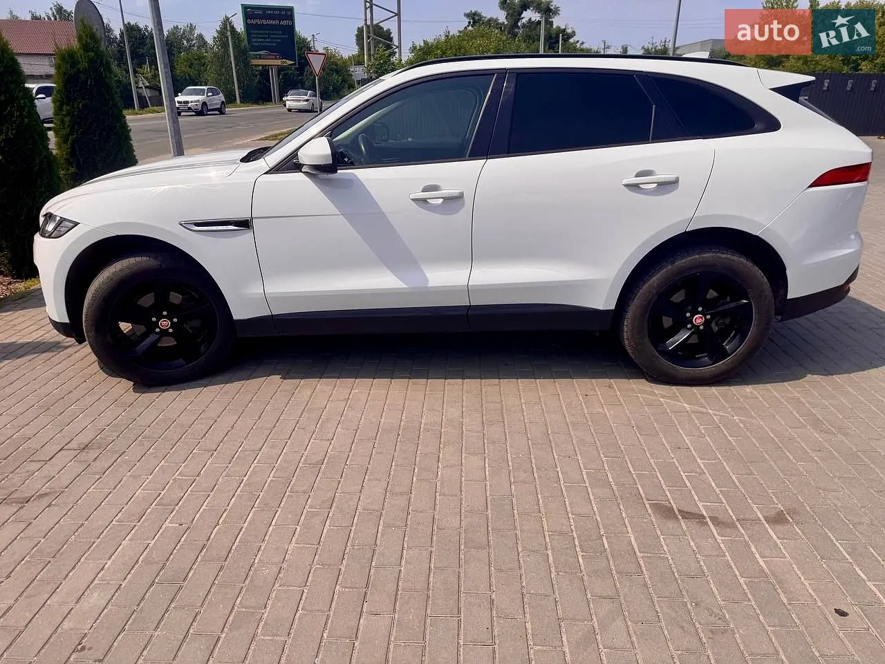 2017 Jaguar F-Pace - мініатюра 2