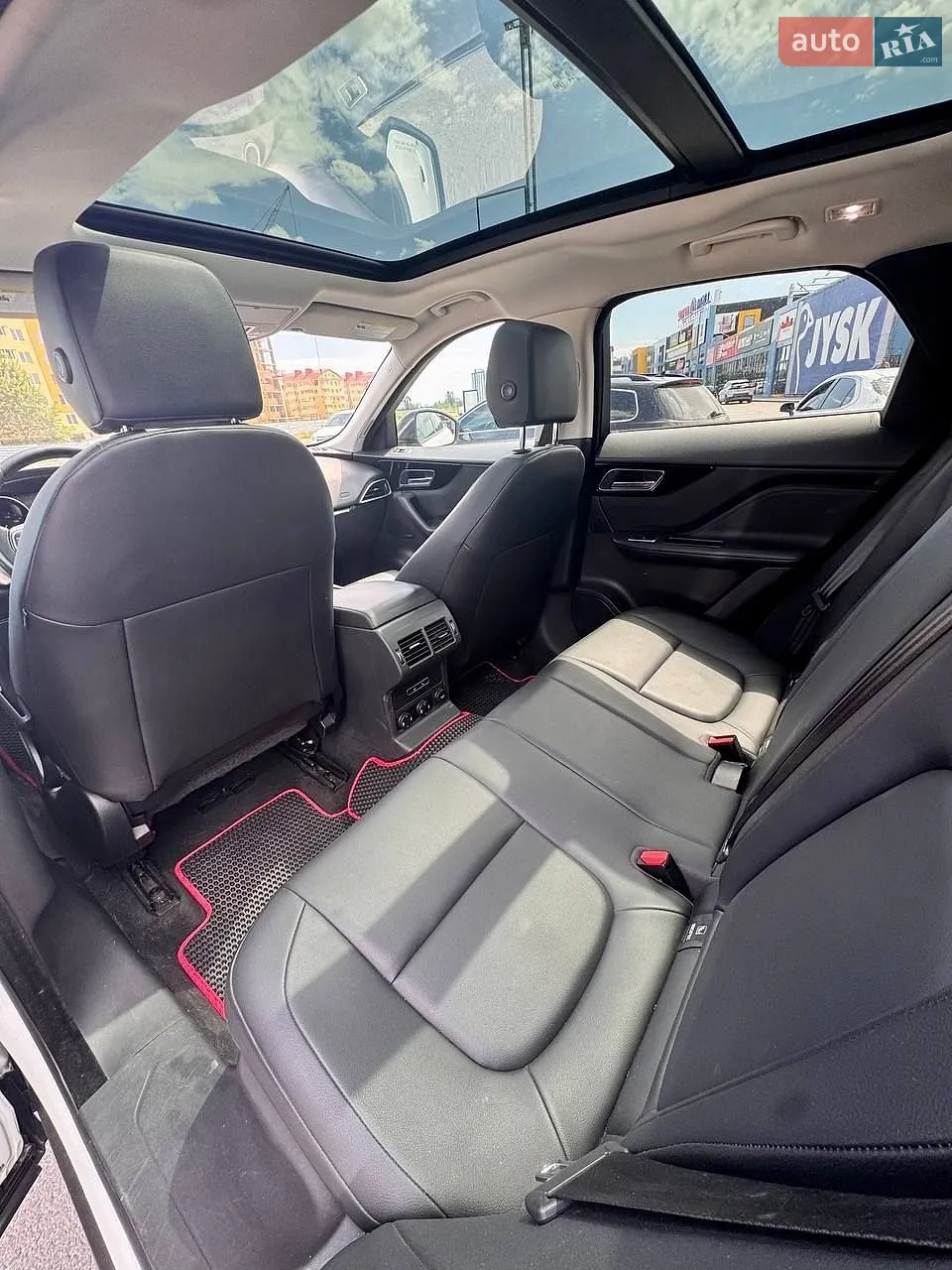 2017 Jaguar F-Pace - мініатюра 8