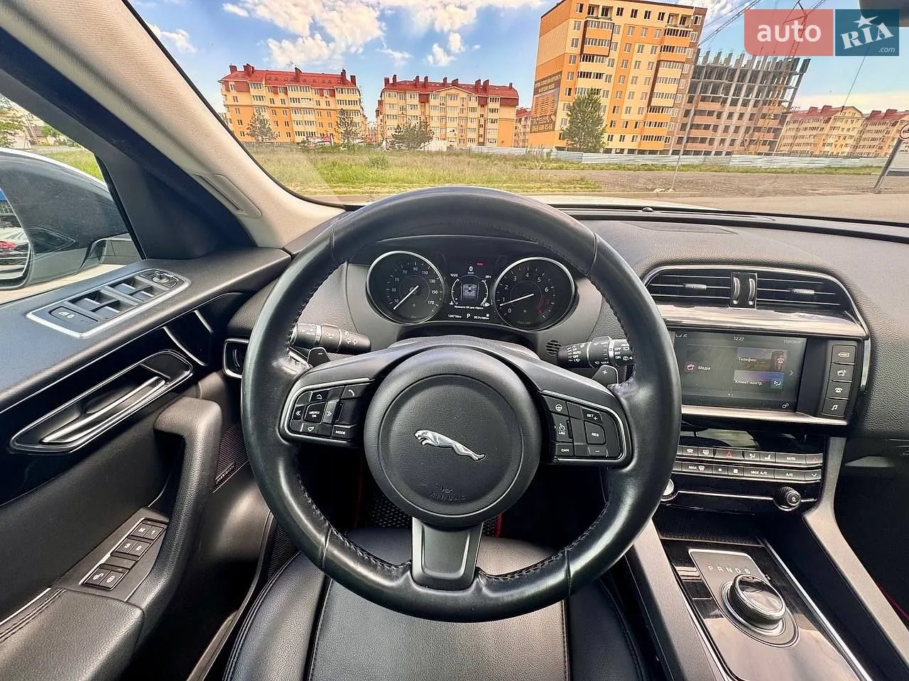 2017 Jaguar F-Pace - мініатюра 9