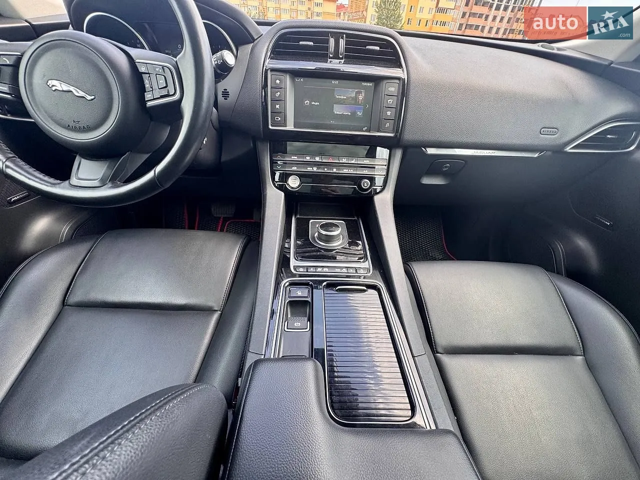 2017 Jaguar F-Pace - мініатюра 10
