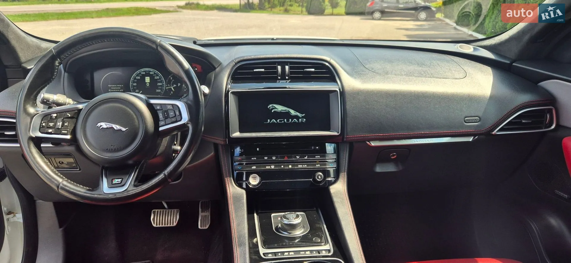 2017 Jaguar F-Pace - мініатюра 27