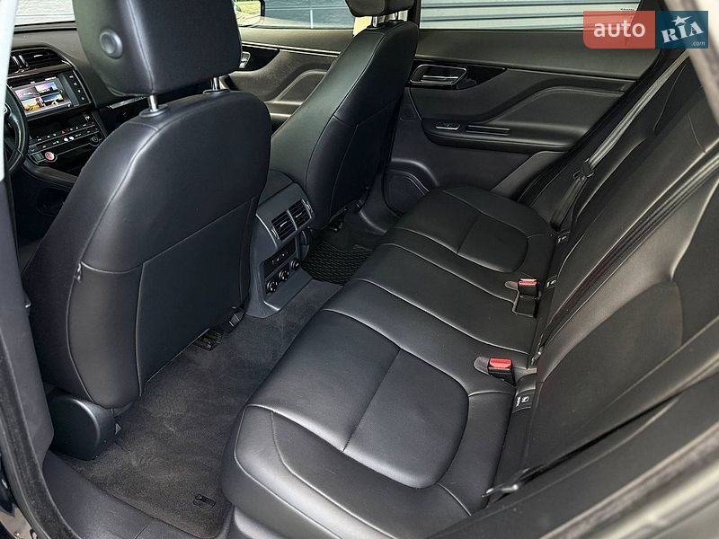 Позашляховик / Кросовер Jaguar F-Pace 2017 в Києві