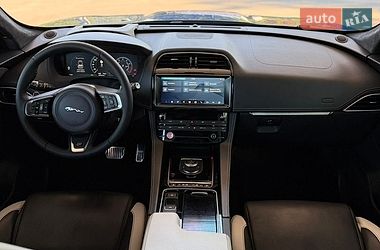 Позашляховик / Кросовер Jaguar F-Pace 2018 в Дніпрі фото 34 Позашляховик / Кросовер Jaguar F-Pace 2018 в Дніпрі