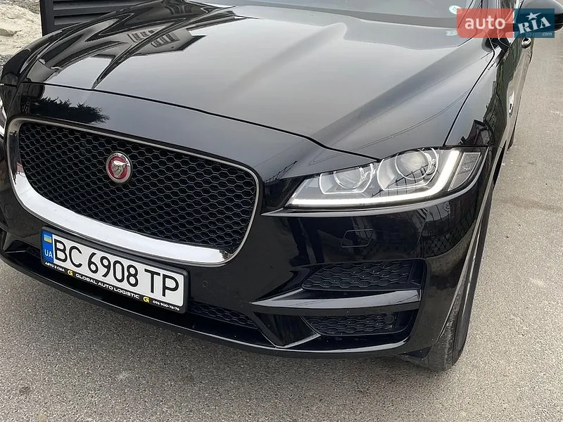 Jaguar F-Pace 2016