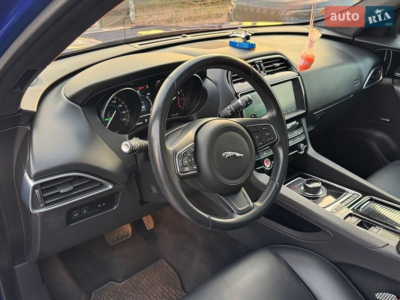 Внедорожник / Кроссовер Jaguar F-Pace 2019 в Киеве