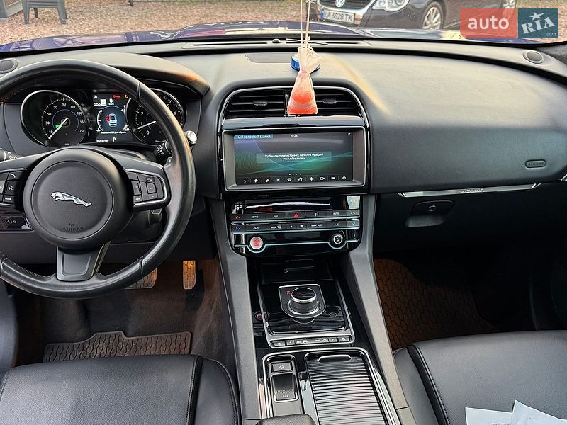 Внедорожник / Кроссовер Jaguar F-Pace 2019 в Киеве