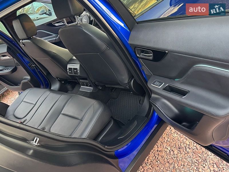 Внедорожник / Кроссовер Jaguar F-Pace 2019 в Киеве