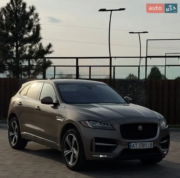 Jaguar F-Pace 2016