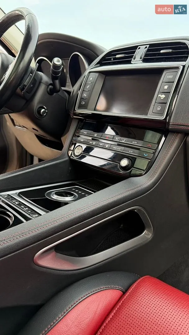 2016 Jaguar F-Pace - мініатюра 57