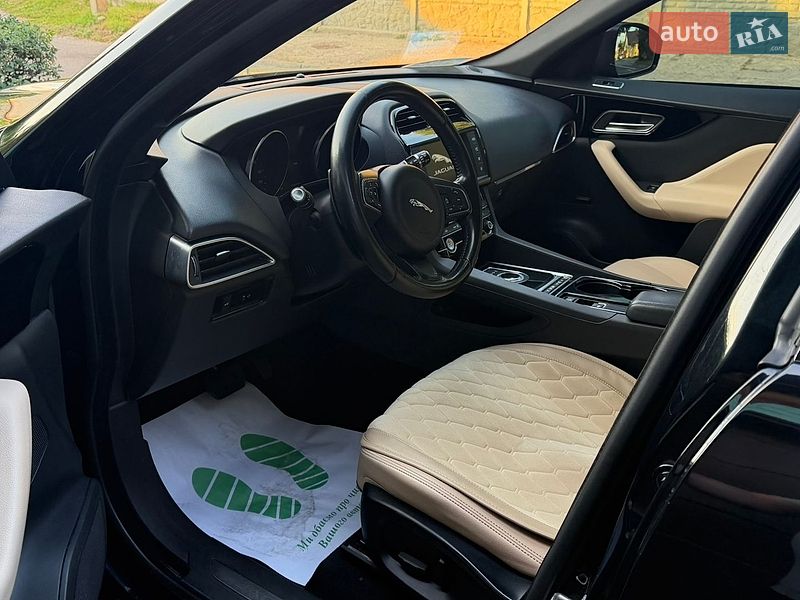 Внедорожник / Кроссовер Jaguar F-Pace 2016 в Харькове