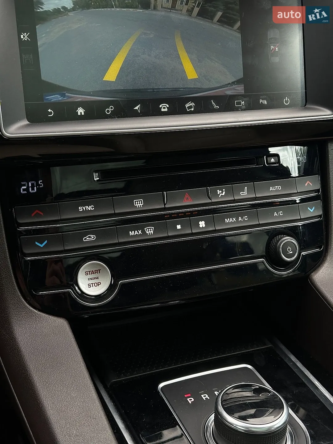 2016 Jaguar F-Pace - мініатюра 37