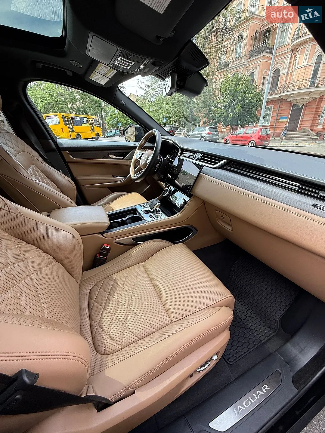2022 Jaguar F-Pace - мініатюра 21