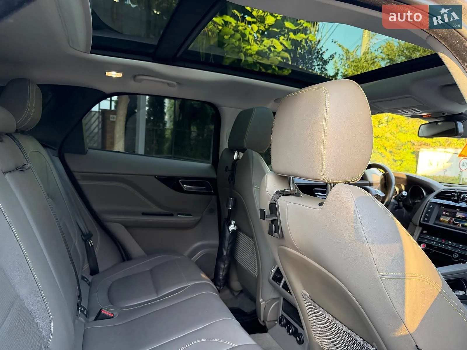 2016 Jaguar F-Pace - мініатюра 28