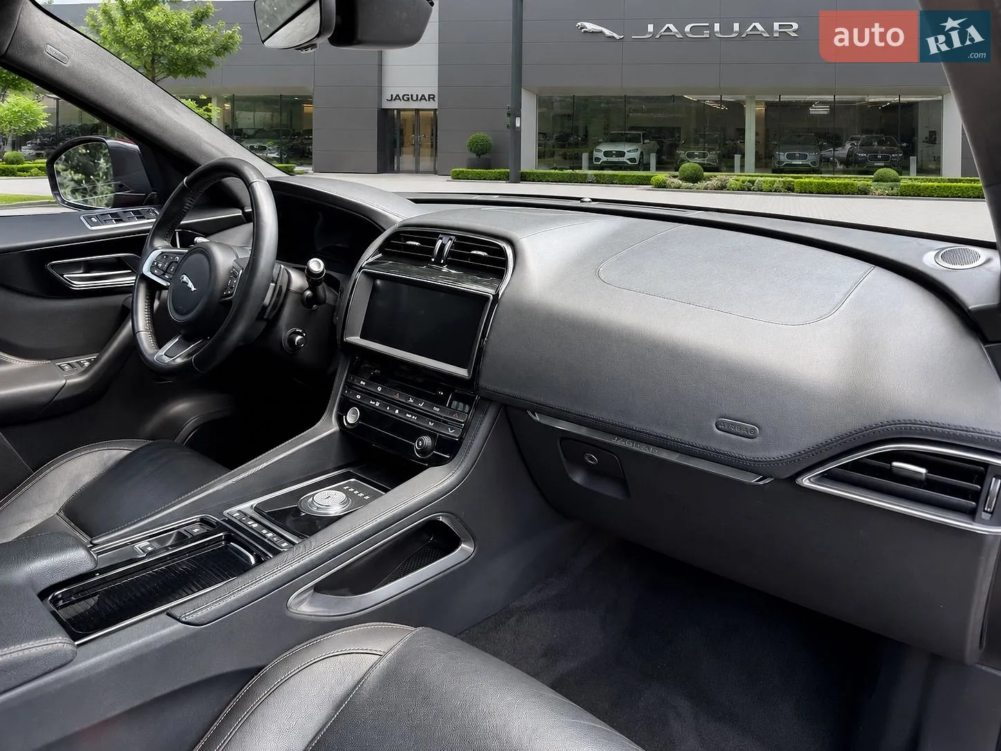 2020 Jaguar F-Pace - мініатюра 2
