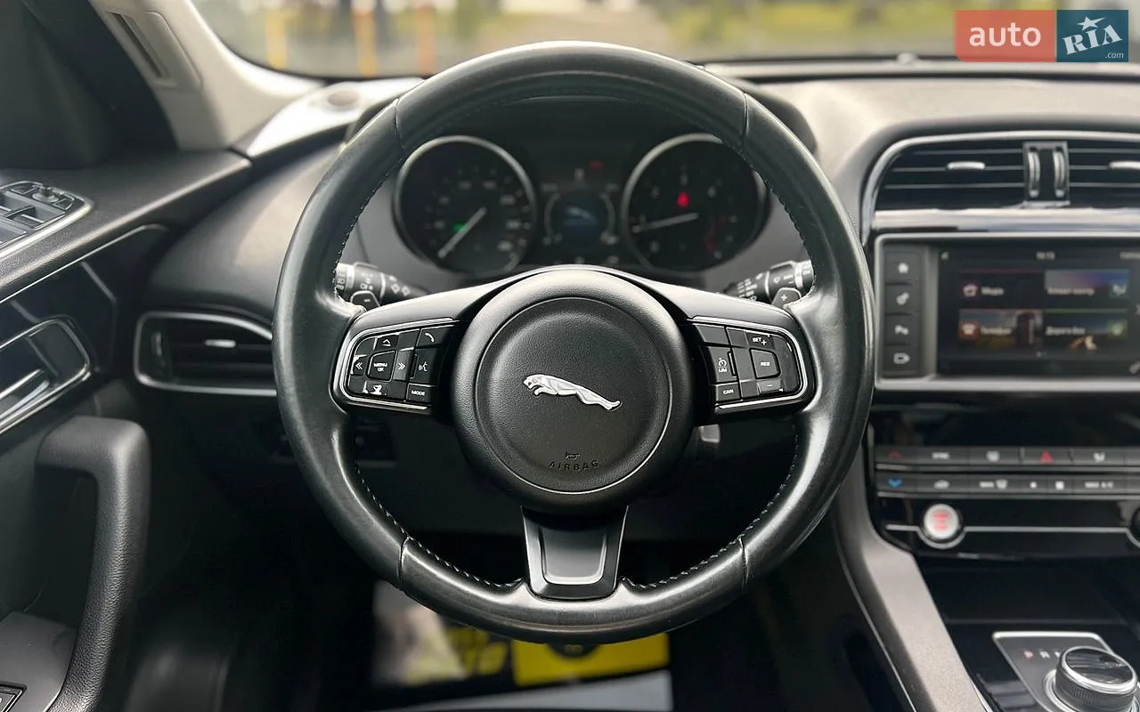 2016 Jaguar F-Pace - мініатюра 13