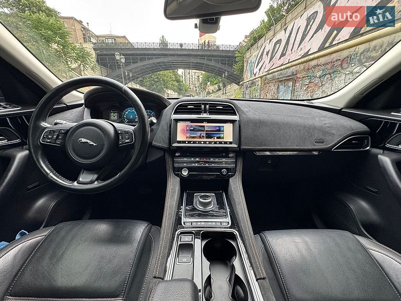 Внедорожник / Кроссовер Jaguar F-Pace 2016 в Одессе