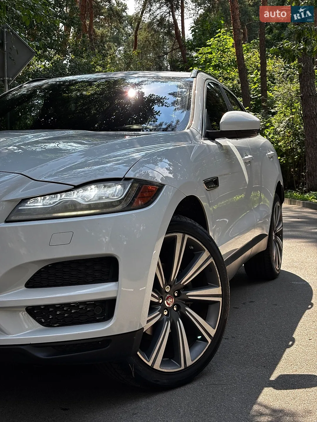 2016 Jaguar F-Pace - мініатюра 3