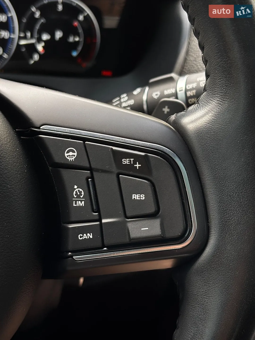 2016 Jaguar F-Pace - мініатюра 33