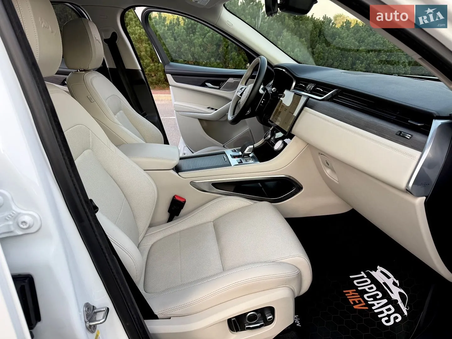 2022 Jaguar F-Pace - мініатюра 36