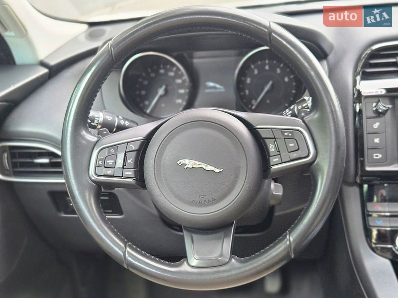 Позашляховик / Кросовер Jaguar F-Pace 2016 в Києві