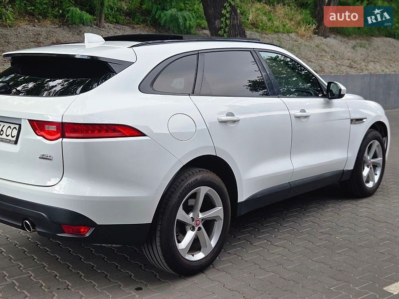 Позашляховик / Кросовер Jaguar F-Pace 2016 в Києві