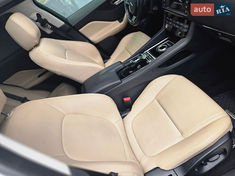 Позашляховик / Кросовер Jaguar F-Pace 2016 в Києві