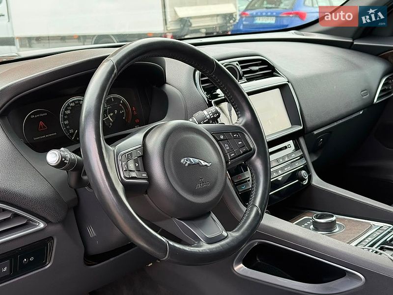 Позашляховик / Кросовер Jaguar F-Pace 2016 в Києві