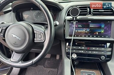 Позашляховик / Кросовер Jaguar F-Pace 2016 в Києві