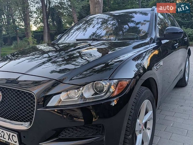 Позашляховик / Кросовер Jaguar F-Pace 2017 в Івано-Франківську