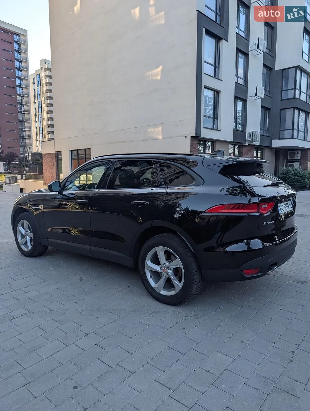 2017 Jaguar F-Pace - мініатюра 8