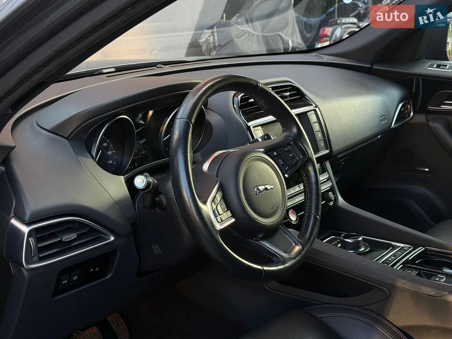 2018 Jaguar F-Pace - мініатюра 15