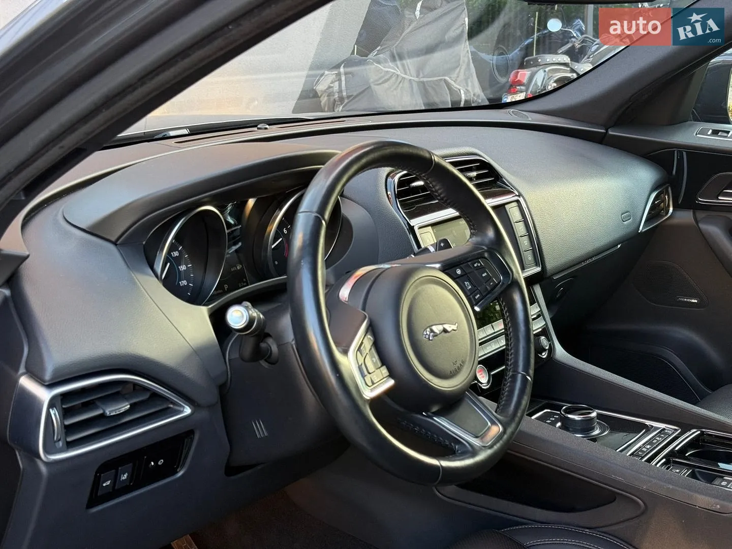 2018 Jaguar F-Pace - мініатюра 11