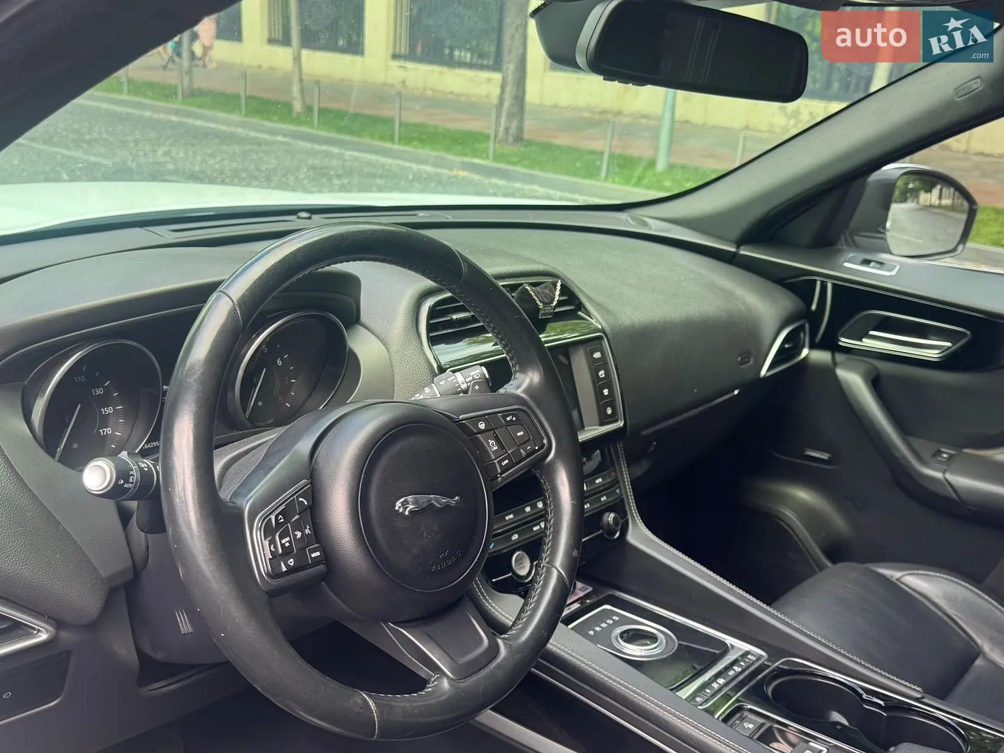 2016 Jaguar F-Pace - мініатюра 8
