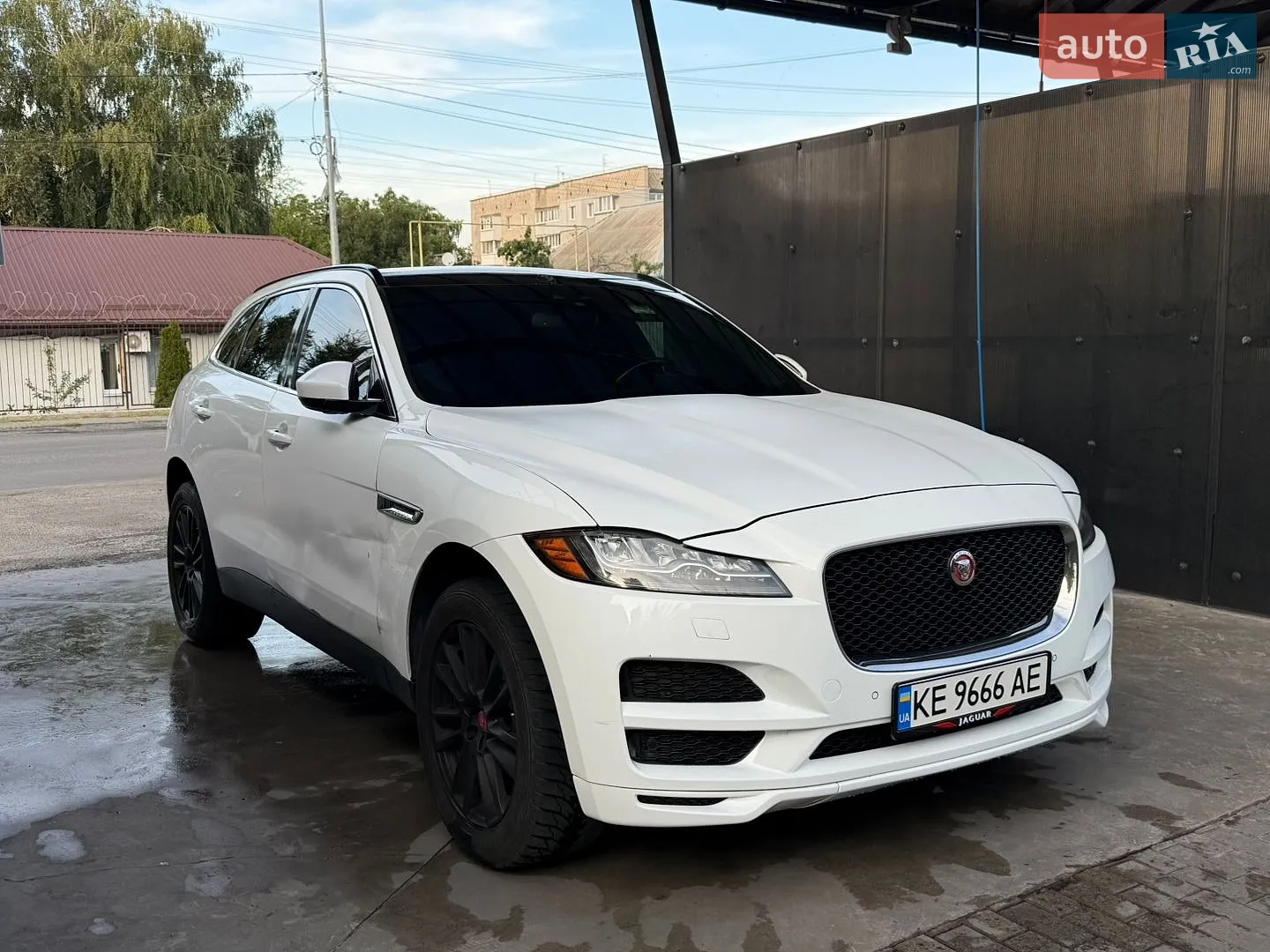 2016 Jaguar F-Pace - мініатюра 2