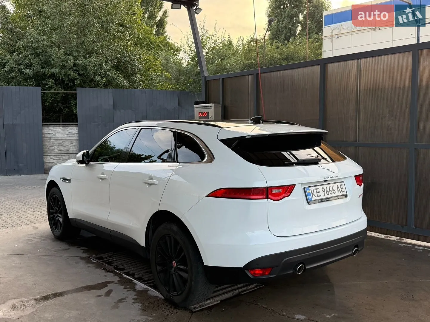 2016 Jaguar F-Pace - мініатюра 4