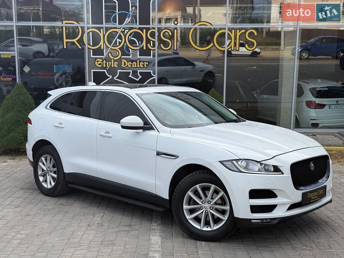 2016 Jaguar F-Pace - фото 1