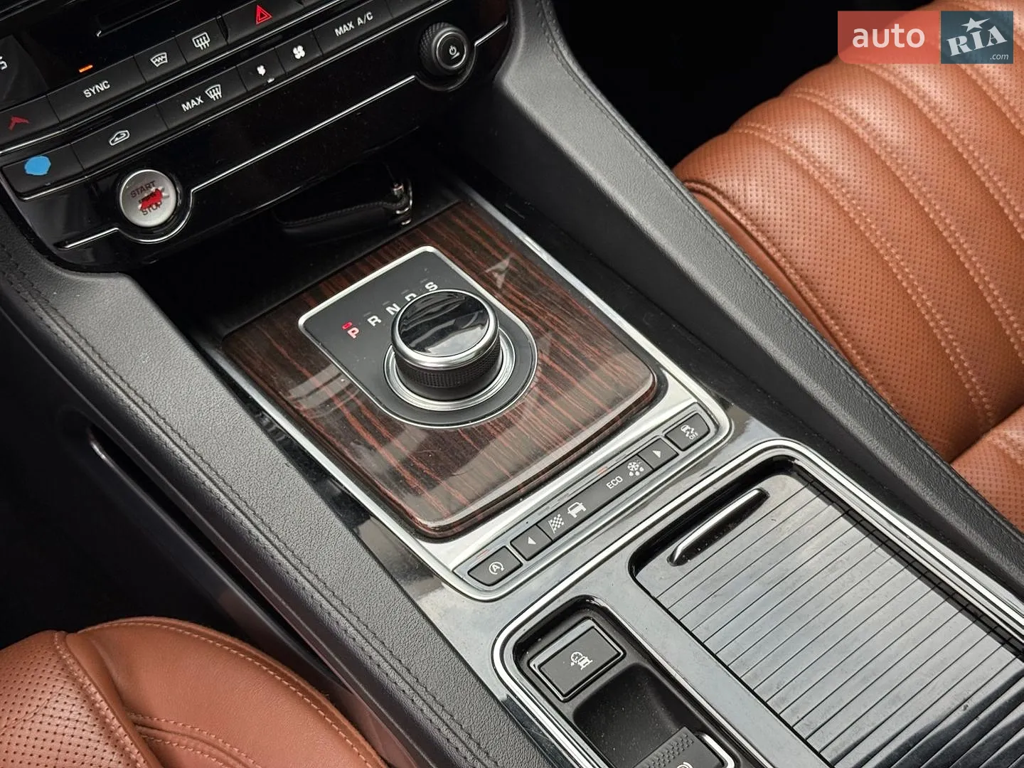2016 Jaguar F-Pace - мініатюра 16
