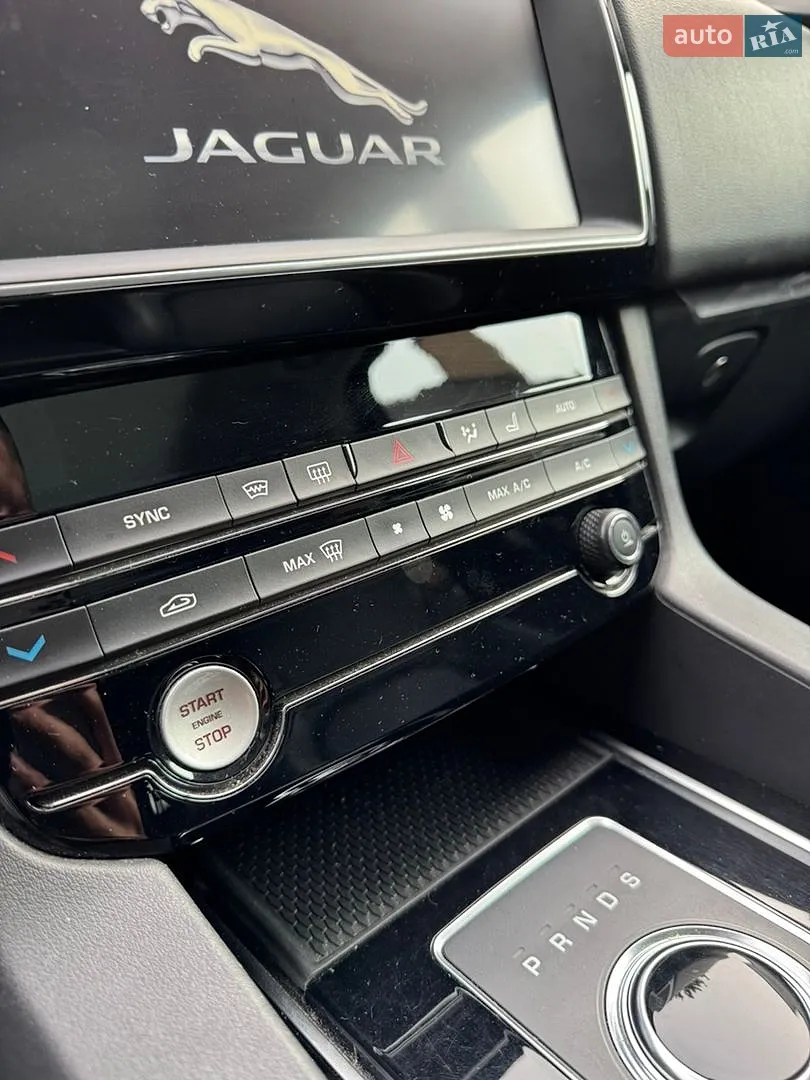 2018 Jaguar F-Pace - мініатюра 25