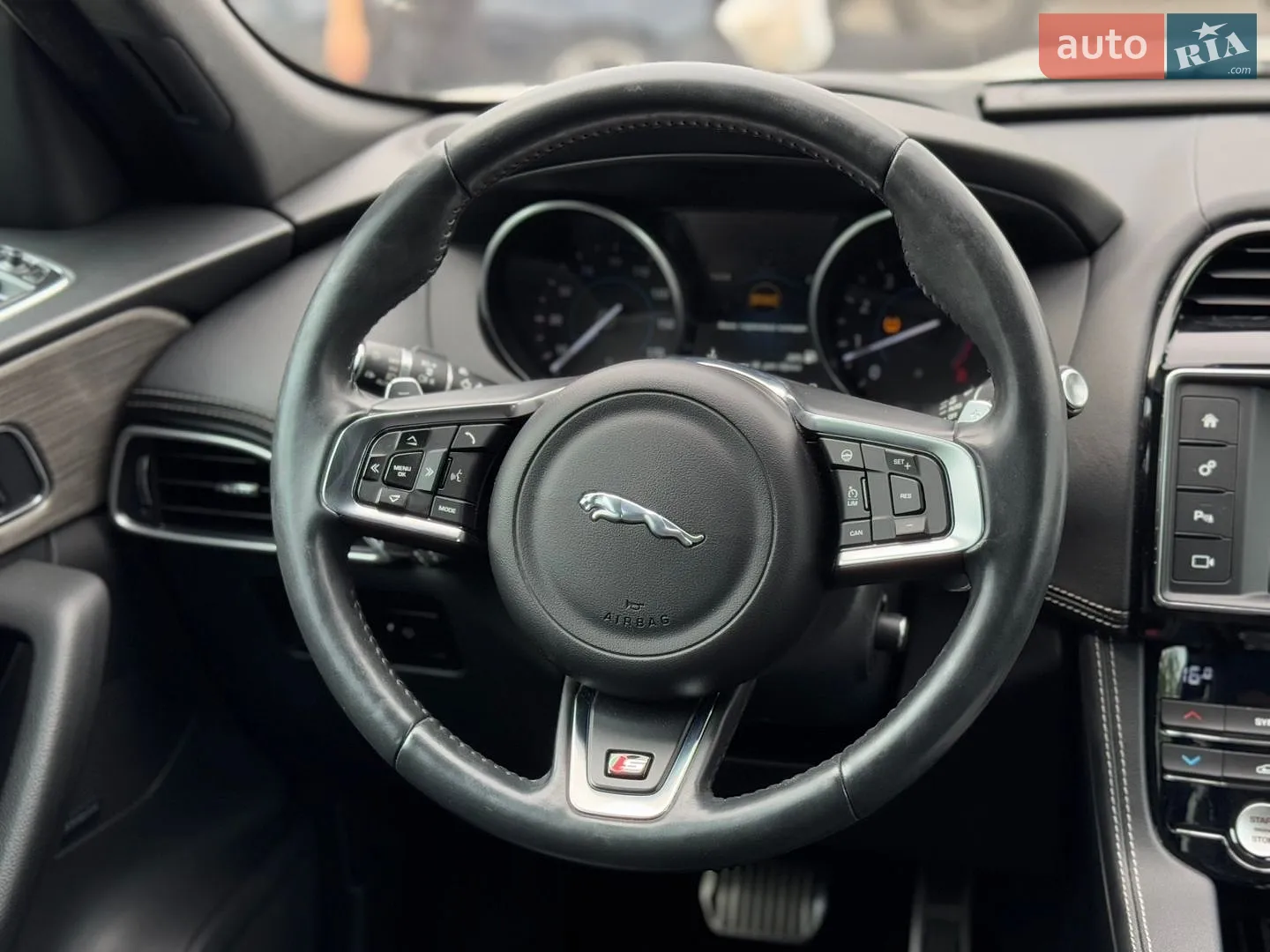 2016 Jaguar F-Pace - мініатюра 19