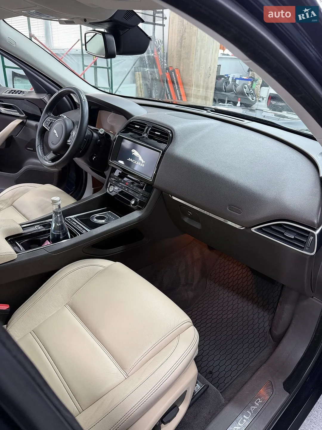 2016 Jaguar F-Pace - мініатюра 11