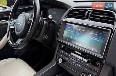 Внедорожник / Кроссовер Jaguar F-Pace 2016 в Ужгороде фото 27 Внедорожник / Кроссовер Jaguar F-Pace 2016 в Ужгороде