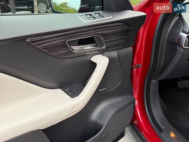 Внедорожник / Кроссовер Jaguar F-Pace 2016 в Ужгороде фото 38 Внедорожник / Кроссовер Jaguar F-Pace 2016 в Ужгороде