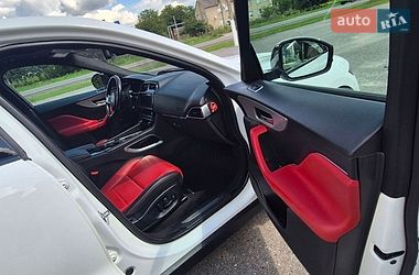 Внедорожник / Кроссовер Jaguar F-Pace 2017 в Дубно
