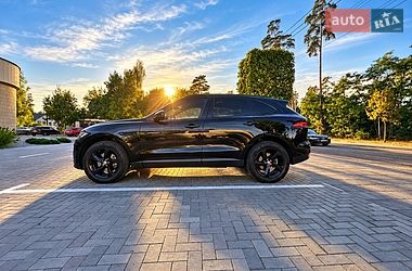 Внедорожник / Кроссовер Jaguar F-Pace 2017 в Киеве