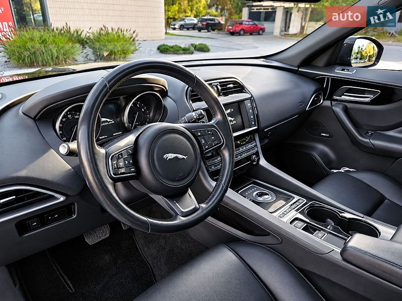 Внедорожник / Кроссовер Jaguar F-Pace 2017 в Киеве