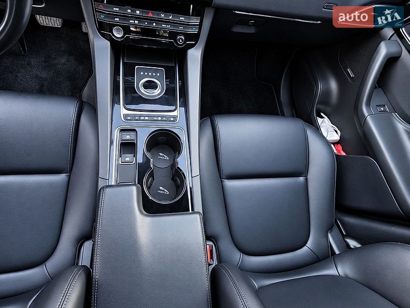 Внедорожник / Кроссовер Jaguar F-Pace 2017 в Киеве