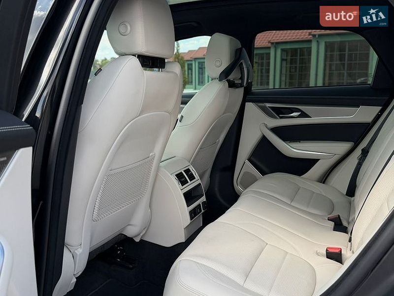 Внедорожник / Кроссовер Jaguar F-Pace 2024 в Ирпене