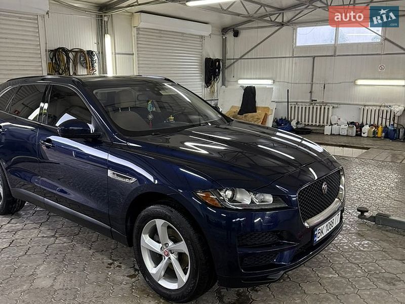 Позашляховик / Кросовер Jaguar F-Pace 2017 в Рівному