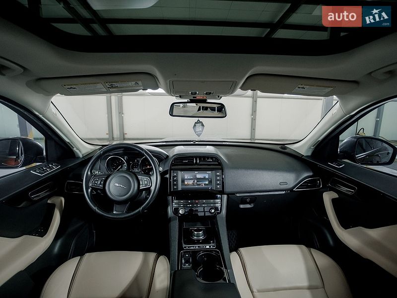 Позашляховик / Кросовер Jaguar F-Pace 2016 в Чернівцях